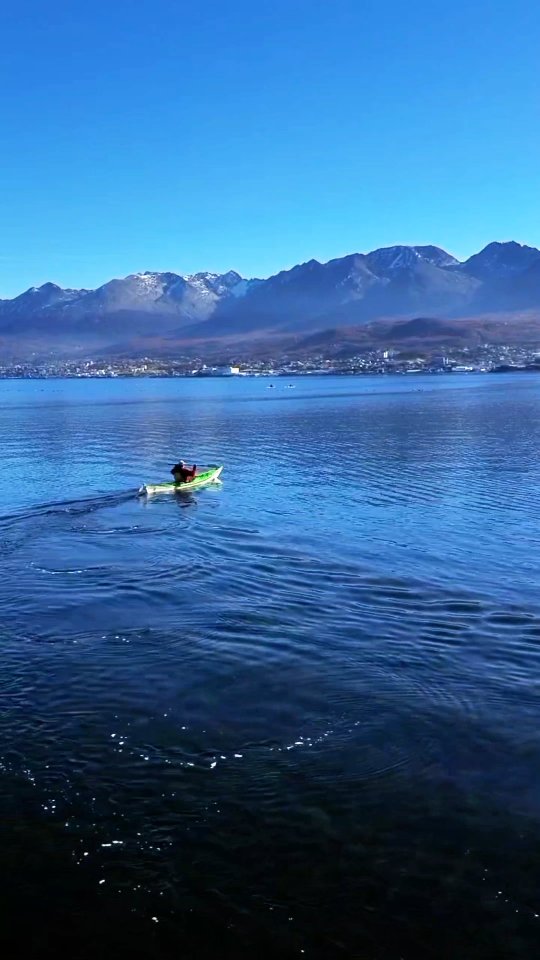 Canal Beagle 🚣‍♂️ 

Otoño 2026 🍁

Ushuaia 🇦🇷 

Gracias @paraisoushuaia por el video 📹