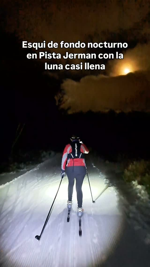 Esqui de fondo nocturno en la pista Jerman ⛷️

Junto con @vertical.cau 🏃🏻‍♂️⛷️

@clubandinoushuaia
