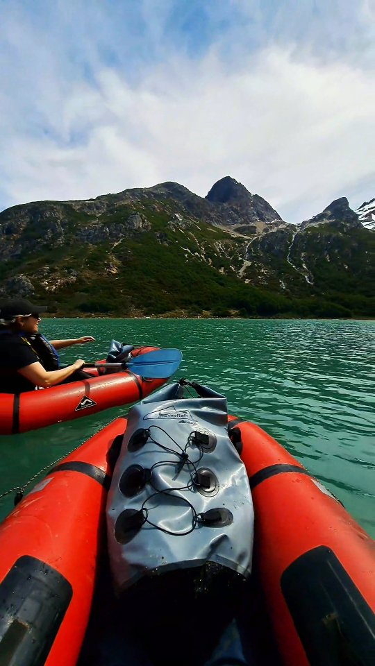 Laguna Esmeralda 🚣‍♂️

Ushuaia 🇦🇷

#ushuaia #conocerushuaia #argentina